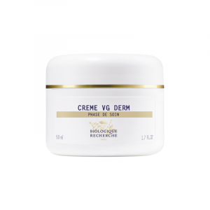 NOURISHING AND MOISTURIZING FACE CREAM.
Enriched with nourishing and moisturizing active ingredients, Crème VG Derm helps replenish the lipids in the skin and strengthen its natural barrier to limit water loss from the epidermis. It delivers optimal, lon
