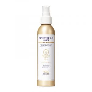 Innovative combination of 100% natural filters, Protection U.V. Corps SPF 50 effectively protects skin against the sun. With the Triple Shield Complex© technology targeting 100% of the sun’s rays [UVA + UVB + visible light + infrared], it preserves the sk