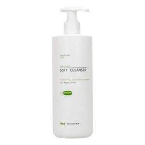 Gentle but effective face cleanser that delicately removes all impurities and protects the hydrolipidic film, leaving the skin clean, fresh, and soft