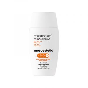 Sunscreen with very high photoprotection, SPF50+, and high dermal tolerance for sensitive and sensitised skin and post-treatment, with exclusively mineral filters. Featuring a fluid texture with colour to minimise the white residue. Its formula includes p