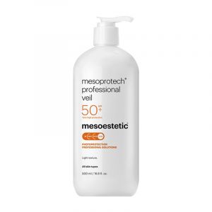 SPF50+ body photoprotection in spray format. Ultralight and fresh texture and easy to spread with an invisible finish. Ideal for outdoor or sport use. It can be applied even on wet or sweating skin without leaving any greasy residue after application. Der